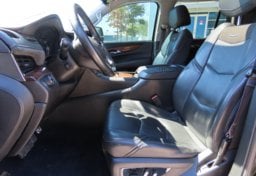 2017 Cadillac Escalade Luxury - Image 20