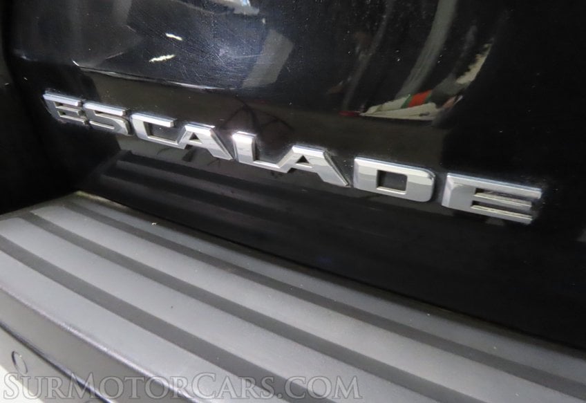 2017 Cadillac Escalade Luxury - Image 17