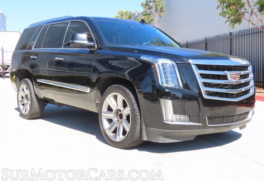 2017 Cadillac Escalade Luxury - Image 4