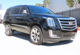 2017 Cadillac Escalade Luxury - Image 4