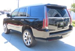 2017 Cadillac Escalade Luxury - Image 5