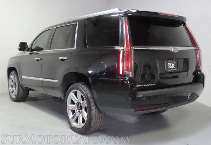 2017 Cadillac Escalade Luxury - Image 6