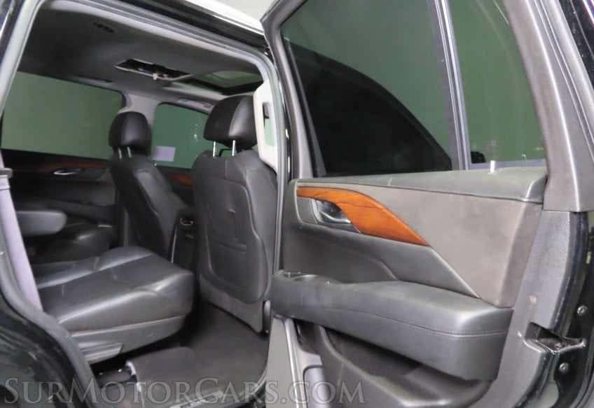 2017 Cadillac Escalade Luxury - Image 32