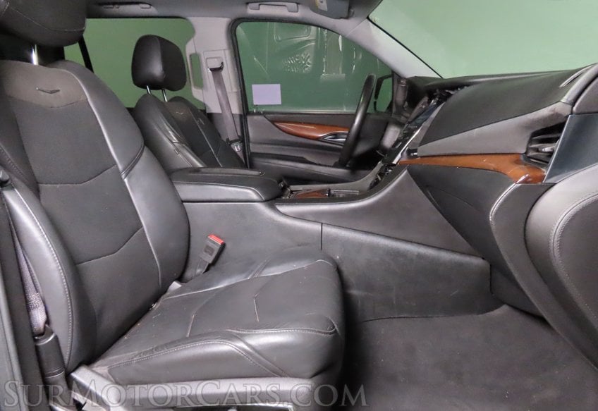 2017 Cadillac Escalade Luxury - Image 20