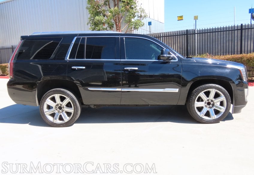2017 Cadillac Escalade Luxury - Image 10