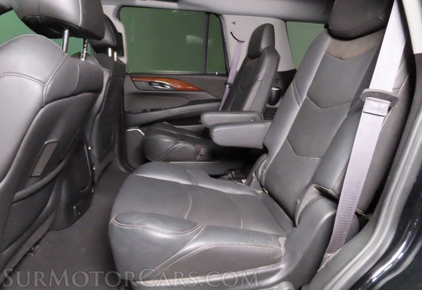 2017 Cadillac Escalade Luxury - Image 28