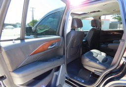 2017 Cadillac Escalade Luxury - Image 23