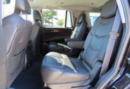 2017 Cadillac Escalade Luxury - Image 29