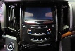 2017 Cadillac Escalade Luxury - Image 37