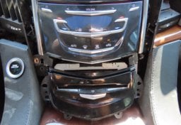 2017 Cadillac Escalade Luxury - Image 40