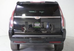 2017 Cadillac Escalade Luxury - Image 12