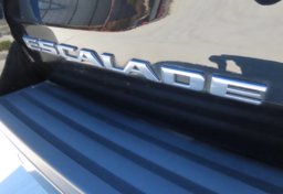 2017 Cadillac Escalade Luxury - Image 18