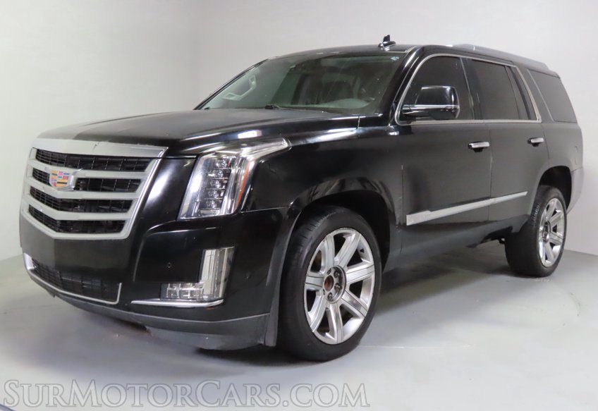 2017 Cadillac Escalade Luxury - Image 3