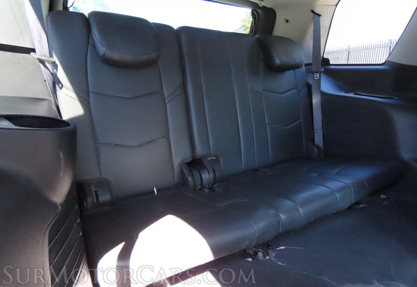 2017 Cadillac Escalade Luxury - Image 32