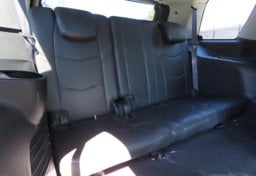 2017 Cadillac Escalade Luxury - Image 32