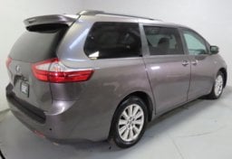 2016 Toyota Sienna AWD Limited - Image 6
