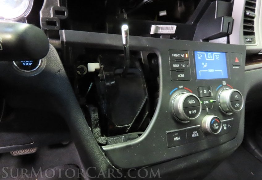 2016 Toyota Sienna AWD Limited - Image 38