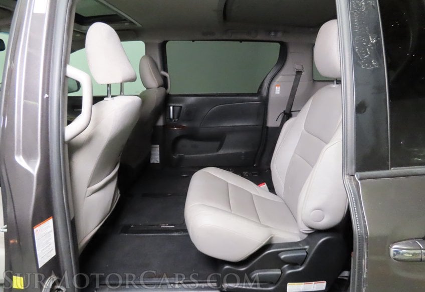 2016 Toyota Sienna AWD Limited - Image 23