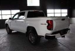 2023 Chevrolet Colorado 4x4 LT - Image 8