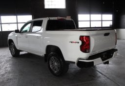 2023 Chevrolet Colorado 4x4 LT - Image 6