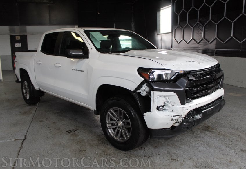 2023 Chevrolet Colorado 4x4 LT - Image 4