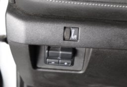 2023 Chevrolet Colorado 4x4 LT - Image 10