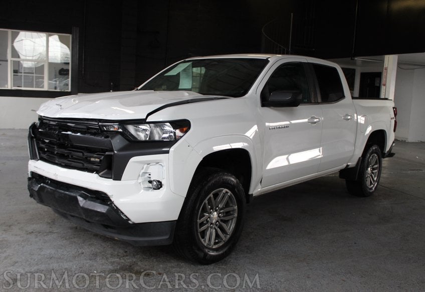 2023 Chevrolet Colorado 4x4 LT - Image 3