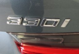 2021 BMW 3 Series 330i - Image 17