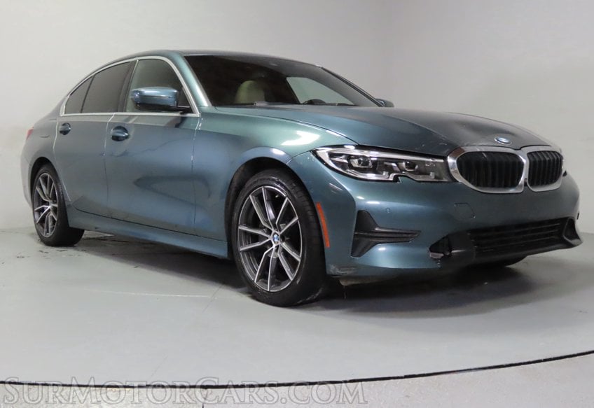 2021 BMW 3 Series 330i - Image 4