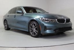 2021 BMW 3 Series 330i - Image 4
