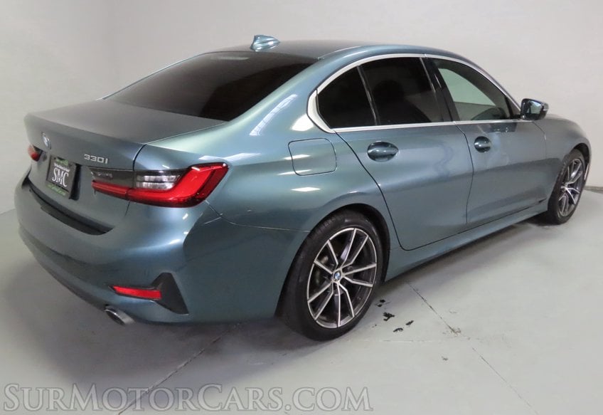 2021 BMW 3 Series 330i - Image 9