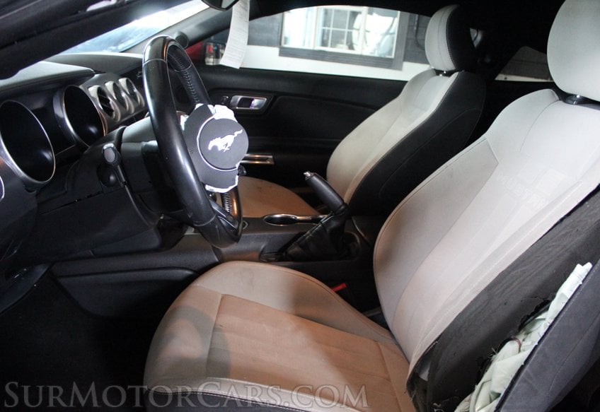 2020 Ford Mustang - Image 29