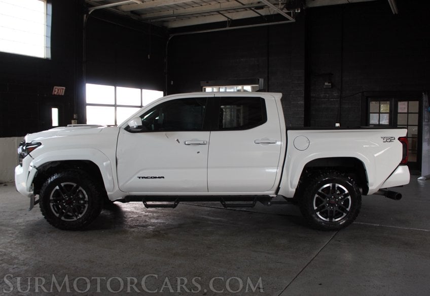 2025 Toyota Tacoma - Image 9