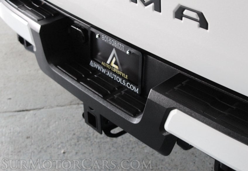 2025 Toyota Tacoma - Image 20
