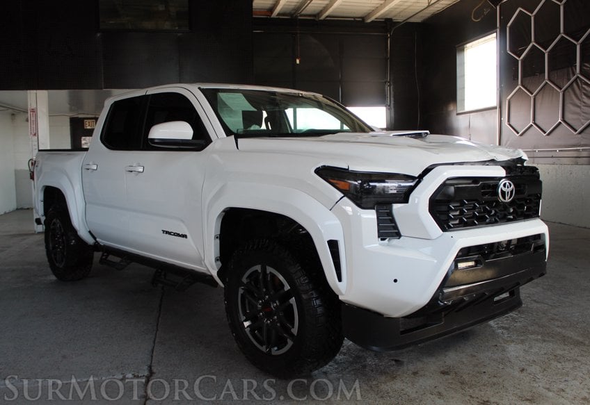 2025 Toyota Tacoma - Image 12