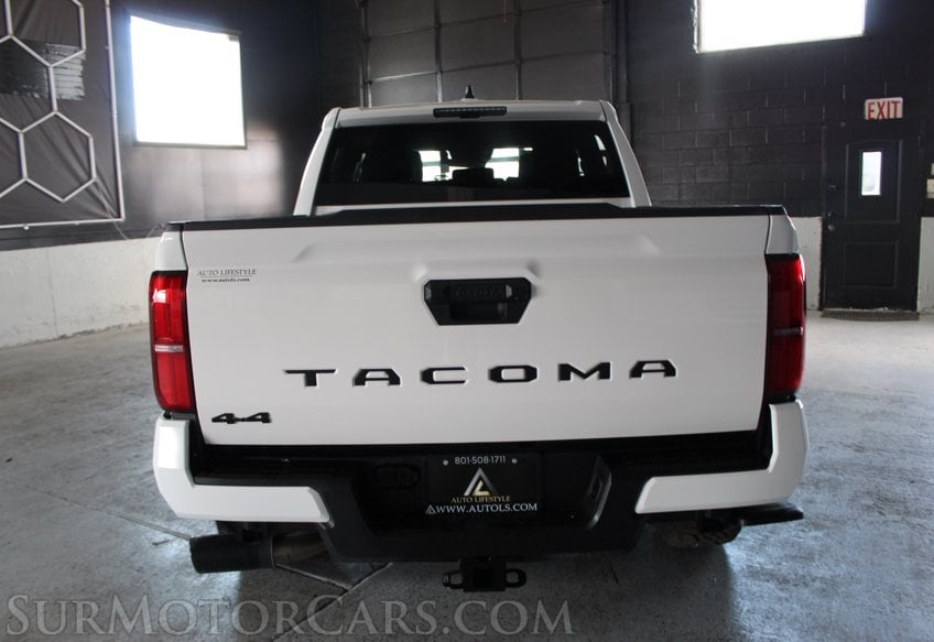 2025 Toyota Tacoma - Image 7