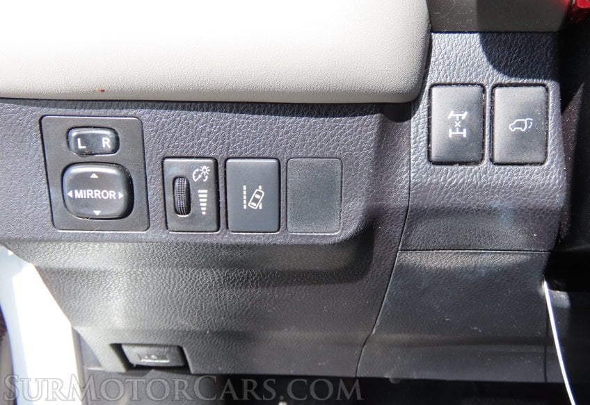 2016 Toyota RAV4 Limited AWD - Image 46