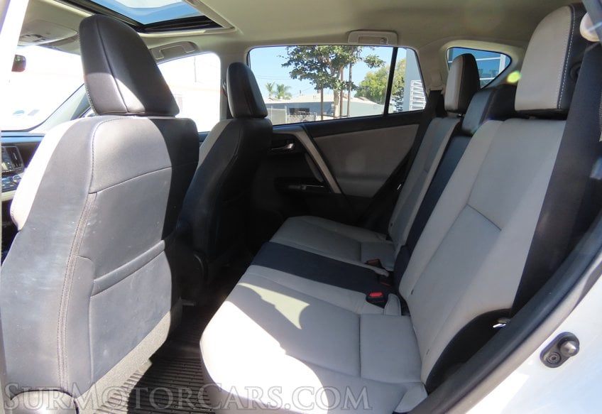 2016 Toyota RAV4 Limited AWD - Image 32