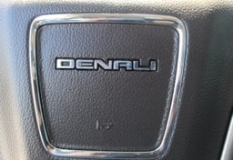 2016 GMC Sierra 2500HD Denali - Image 40