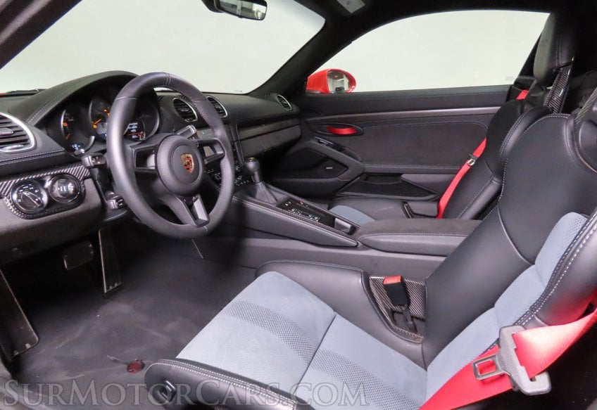 2025 Porsche 718 Cayman GT4 RS - Image 24