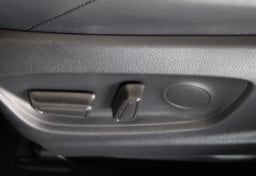 2025 Toyota Corolla - Image 38
