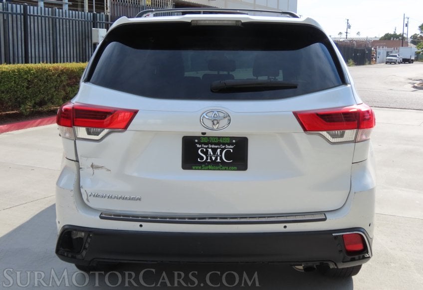 2019 Toyota Highlander LE - Image 11