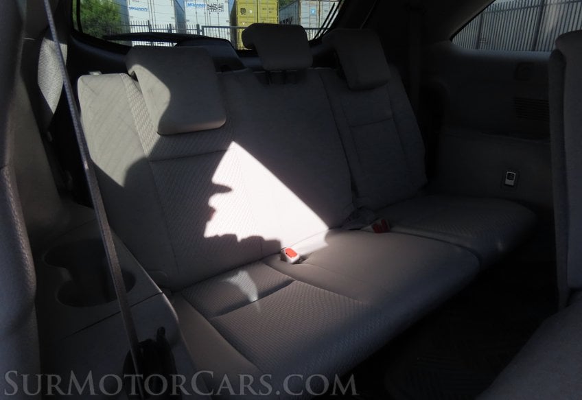 2019 Toyota Highlander LE - Image 30