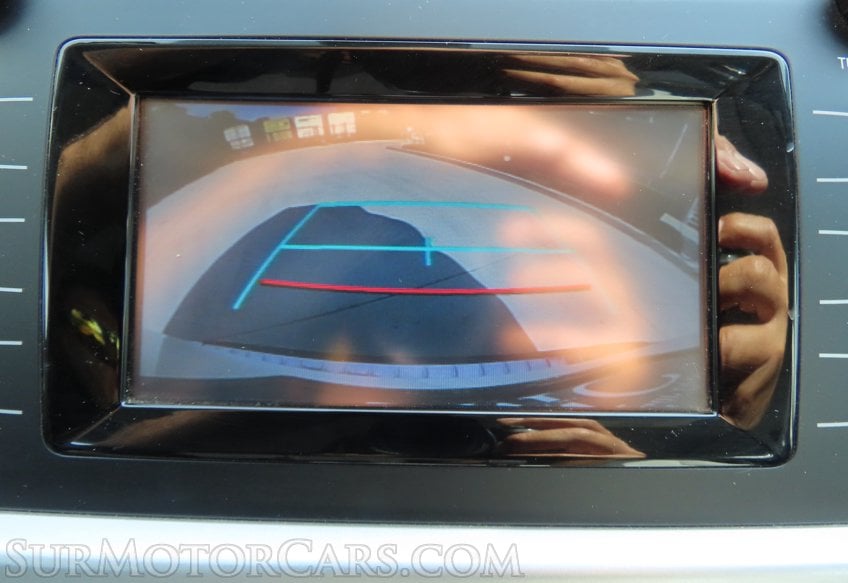 2019 Toyota Highlander LE - Image 39