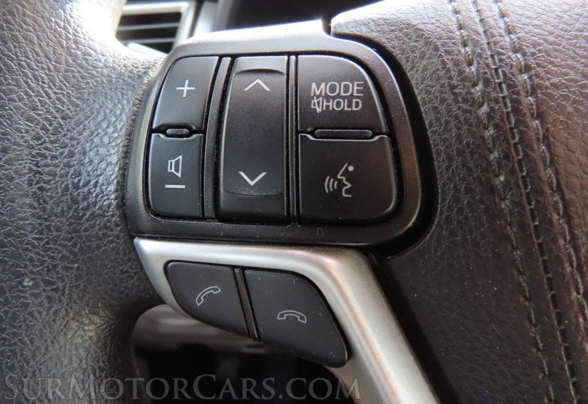 2019 Toyota Highlander LE - Image 33