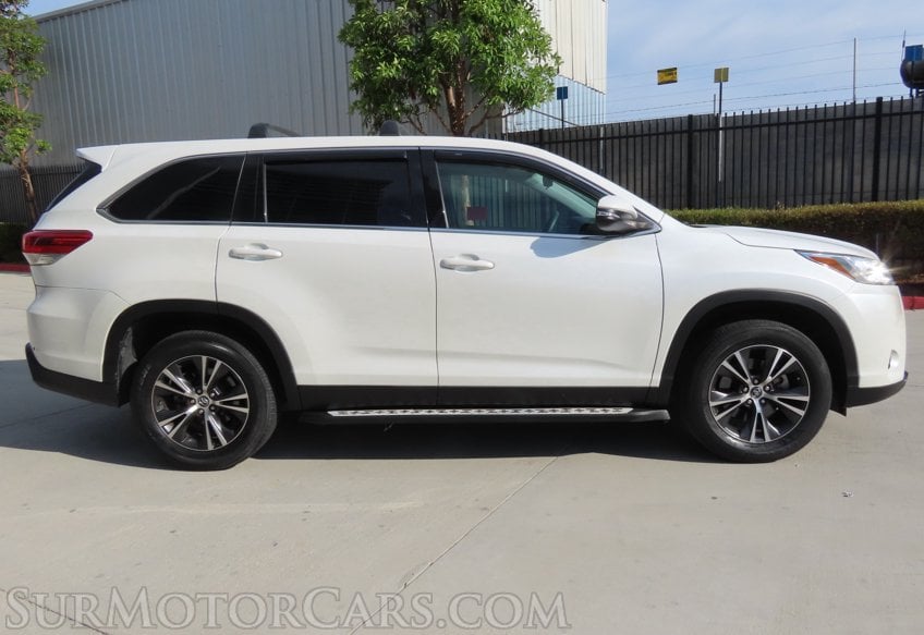 2019 Toyota Highlander LE - Image 6
