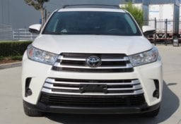 2019 Toyota Highlander LE - Image 12