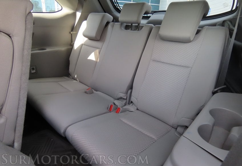 2019 Toyota Highlander LE - Image 29