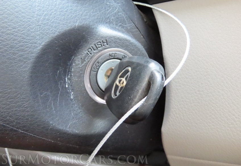 2019 Toyota Highlander LE - Image 38