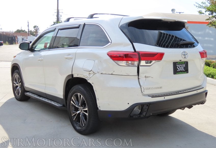 2019 Toyota Highlander LE - Image 10